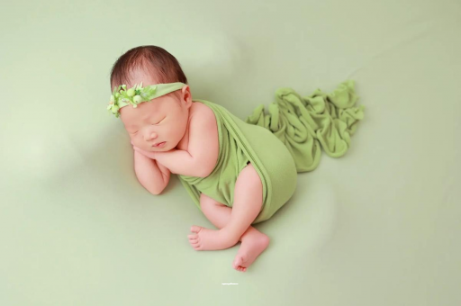 义乌宝宝眼睛发蓝